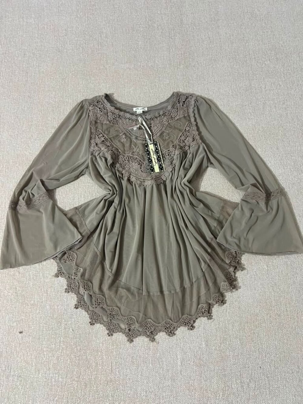 Ultra Pink Boho Lace Crochet Bell Sleeve Tunic Top Gray L NWT